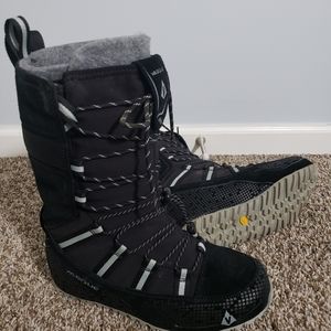Vasque snow boots.